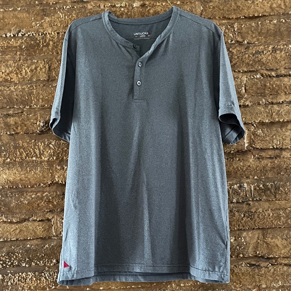 UNTUCKit Charcoal Short Sleeve Henley